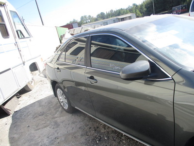 toyota camry se le xle