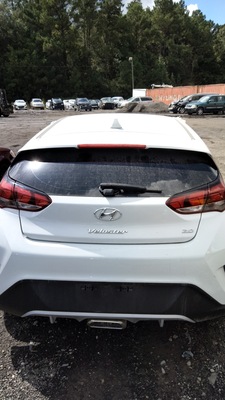 hyundai veloster base premium