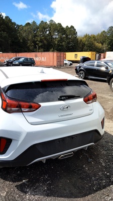 hyundai veloster base premium