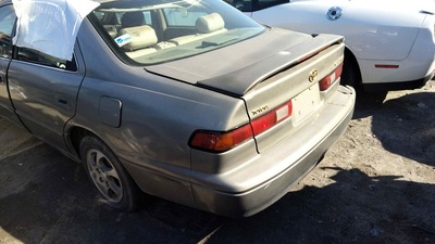 toyota camry 2 2l