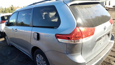 toyota sienna 3 5l