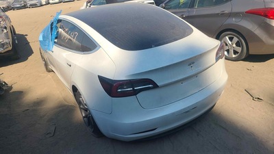 tesla model 3 0l