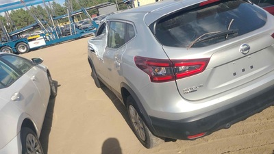 nissan rogue sport 2l