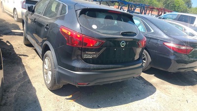 nissan rogue sport 2l