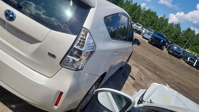 toyota prius v 1 8l