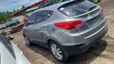 hyundai tucson 2 4l