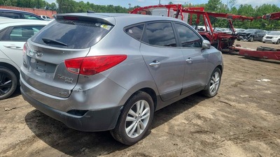 hyundai tucson 2 4l