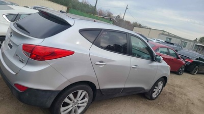 hyundai tucson 2 4l