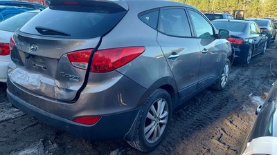 hyundai tucson 2 4l