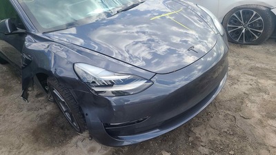 tesla model 3 0l