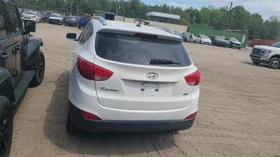 hyundai tucson 2 4l