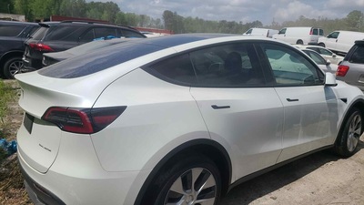 tesla model y 0l