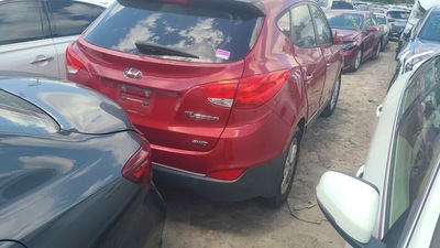 hyundai tucson 2 4l