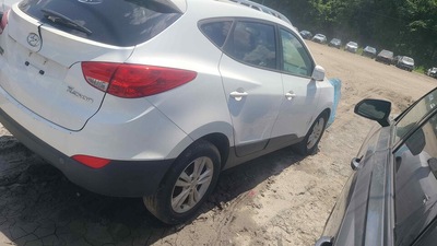 hyundai tucson 2 4l