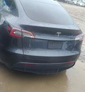 tesla model y 0l