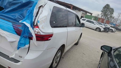 toyota sienna 3 5l